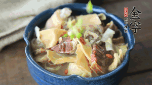 加翠綠的蔥花點綴一下就可以啦。