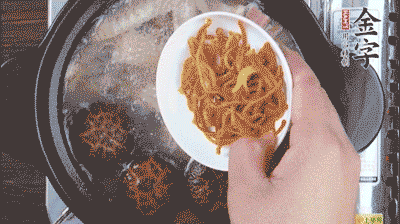 放蟲草花再煮10分鐘。