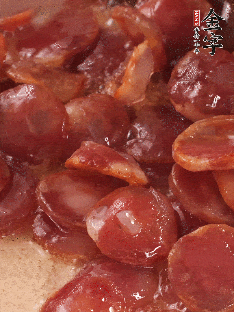 絲苗米洗凈后，用1.5倍水煮至6分熟（偏硬的質(zhì)地），網(wǎng)篩撈起瀝干水分備用。