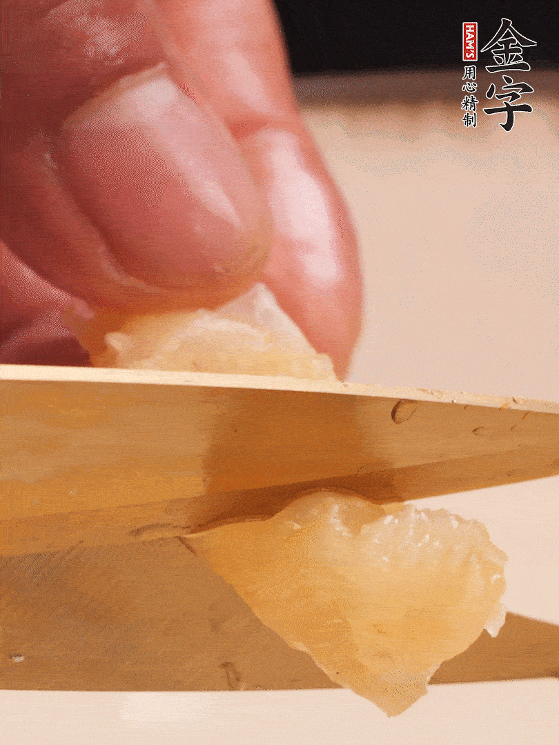 取出放入清水中，清洗表面，再剪成小段