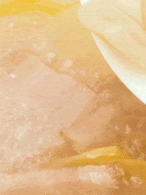 金字咸肉、火腿、春筍 通通放入鍋中小煮30分鐘